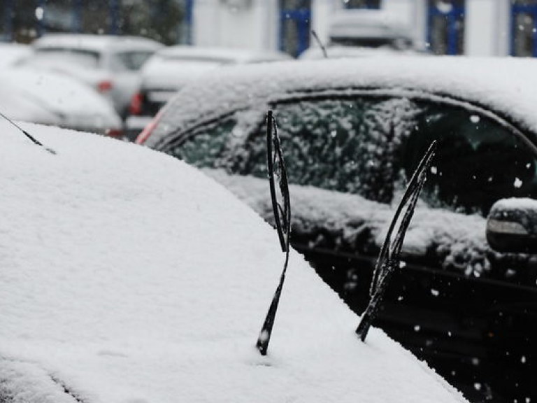 Машины надо убирать с улиц до снегопада – Сергиенко