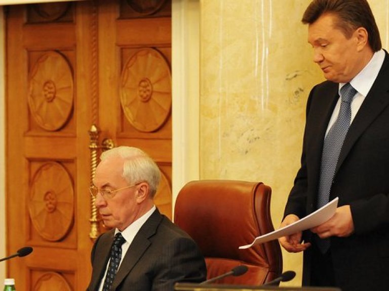 Азаров официально стал премьером