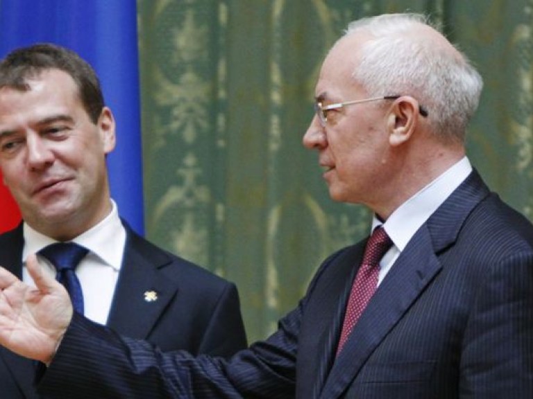 Медведев готов к совместной работе с Азаровым