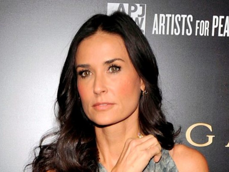 Деми Мур закрутила роман с бойфрендом дочери