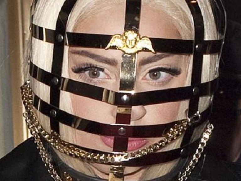 Леди Гага оказалась за решеткой