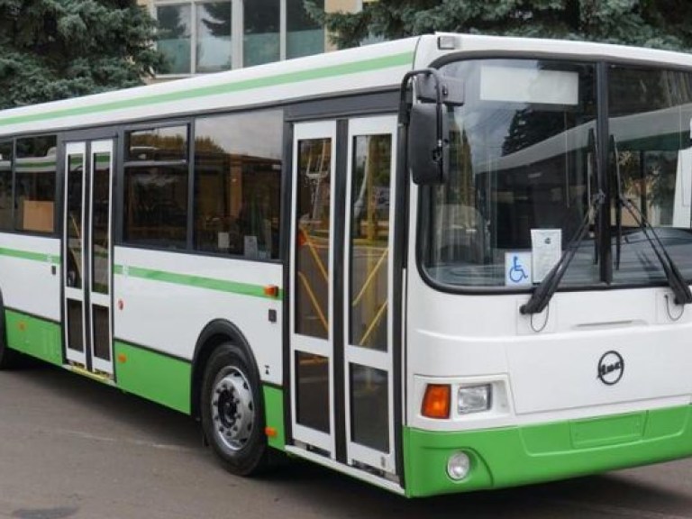 Мелитопольские чиновники «надоили» местных перевозчиков на полмиллиона гривен