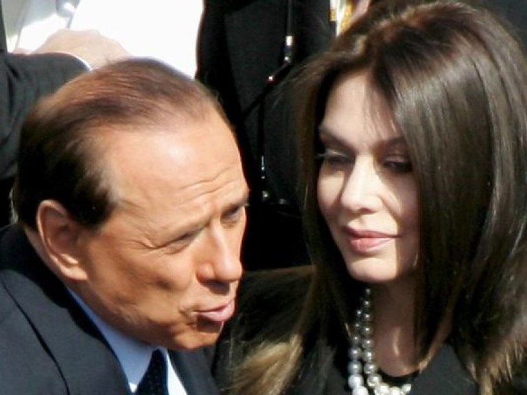 Сильвио Берлускони не разведен, но уже помолвлен (ВИДЕО)