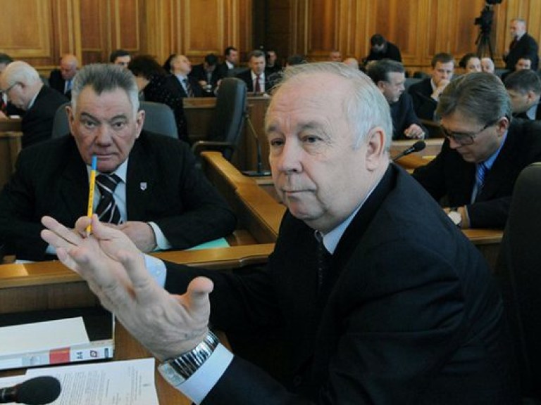 Спикер парламента хочет равенства русского и украинского языков