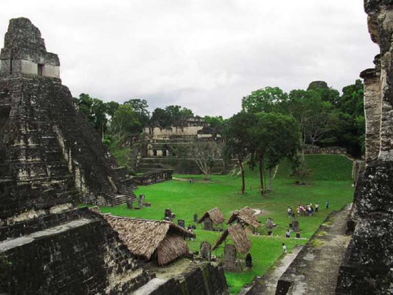 Отмечая &#171;конец света&#187;, туристы повредили древний храм майя