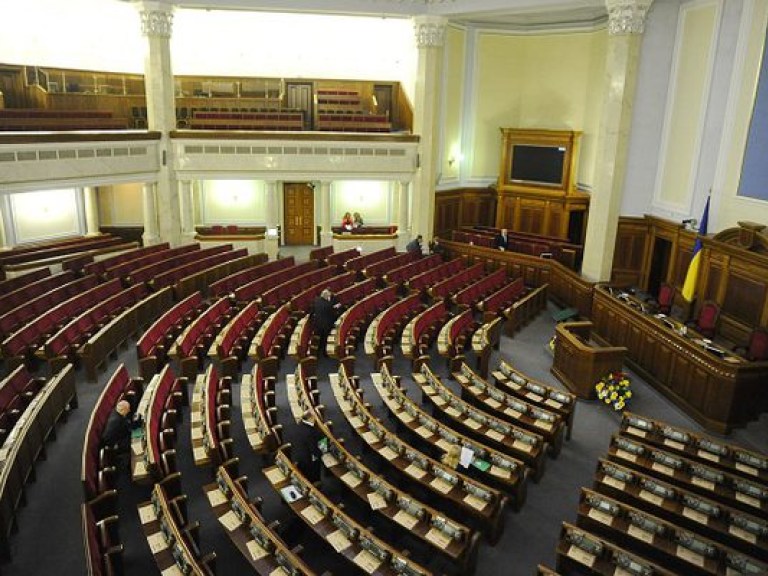 Депутаты уже наработались: Рыбак закрыл парламент до 10 января