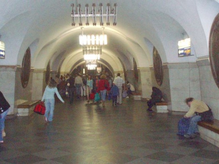 Киевские льготники пока будут ездить в метро бесплатно