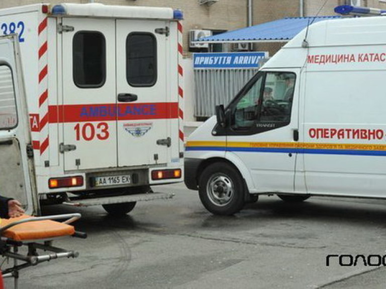 В Киеве на пенсионерку упал потолок и переломал ей обе ноги