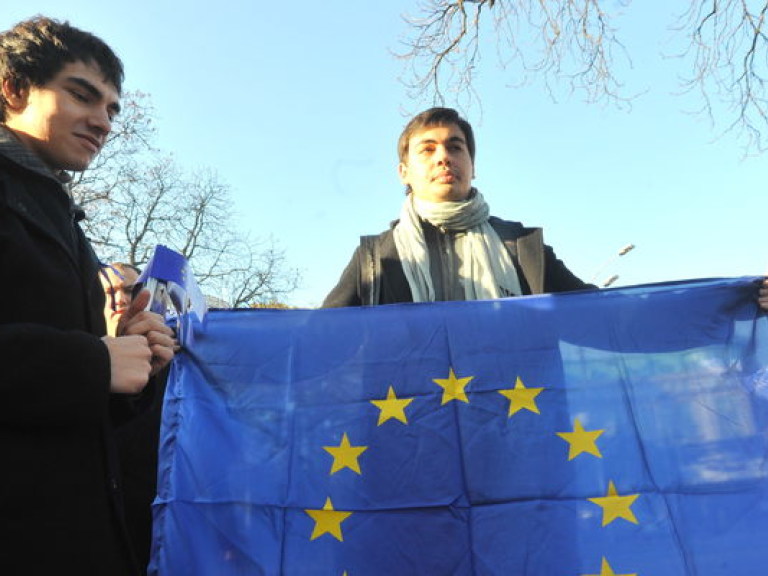 Украинцы не верят, что страна сможет выполнить условия ЕС &#8212; исследования