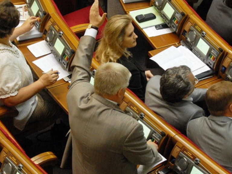 Оппозиция разблокировала трибуну парламента