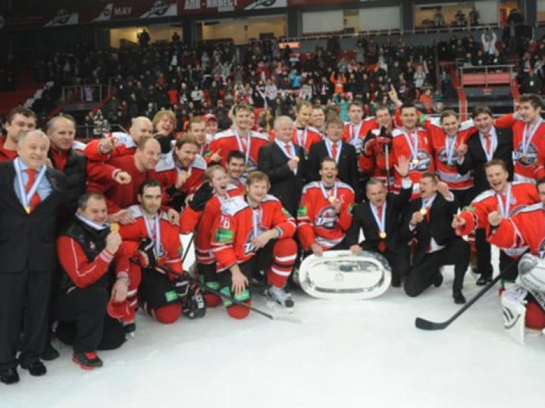 Украинский хоккейный клуб впервые выиграл еврокубок
