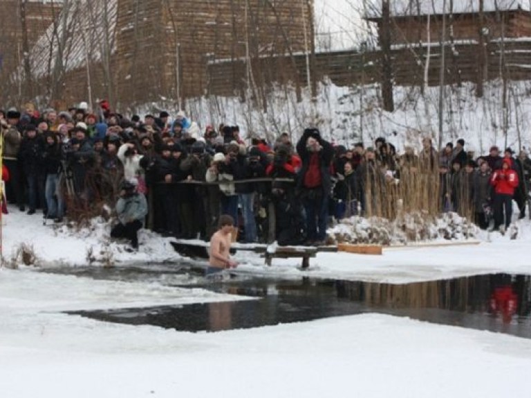 В Киеве отпраздновали Крещение по казацким традициям (ФОТО)