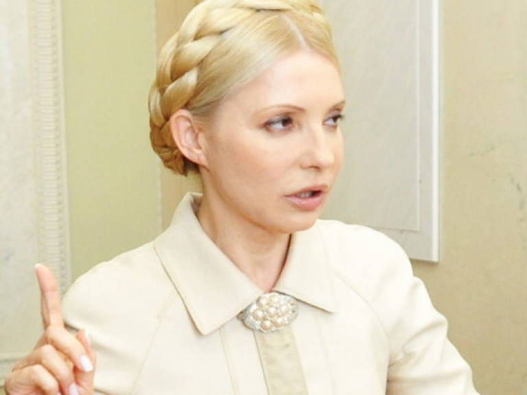 Тимошенко проиграла суд Азарову и выплатит ему 300 тысяч евро