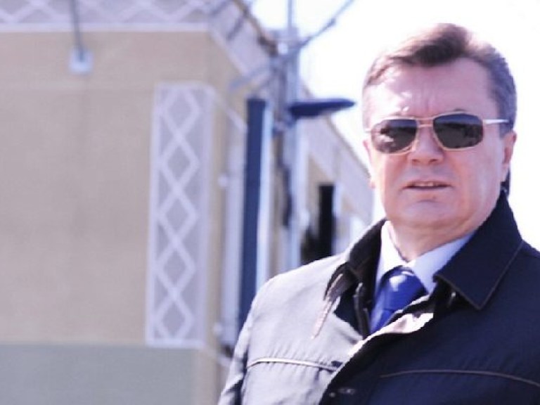 Янукович взял курс на дистанцирование от украинских олигархов – Карасев