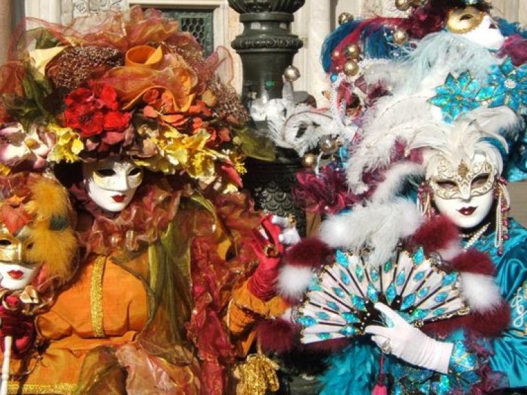 В Италии стартовал венецианский карнавал (ВИДЕО)