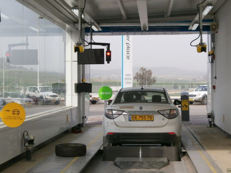 В Израиле начали массово строить заправки для электромобилей (ФОТО)