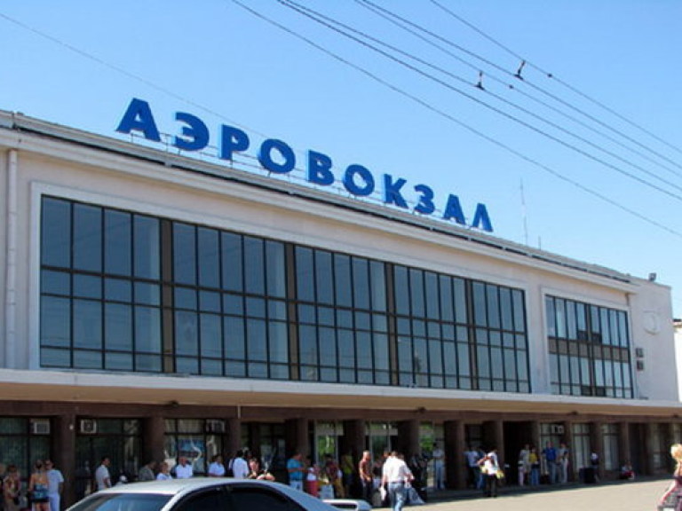 Бомбу в аэропорту Одессы так и не нашли