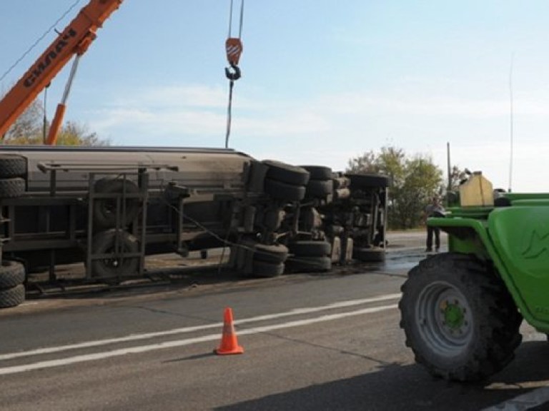 В Казахстане в ДТП попал украинский грузовик: пять человек погибли