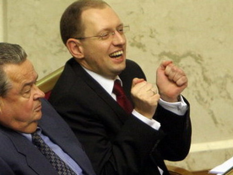 Яценюк завтра будет сторожить пустой парламент