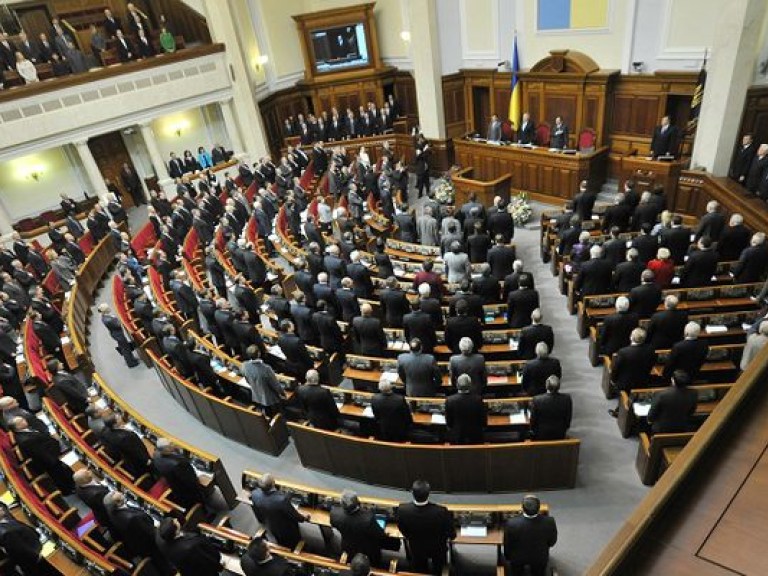 Регионалы уверяют, что оппозиционерам уже надоело блокировать трибуну парламента