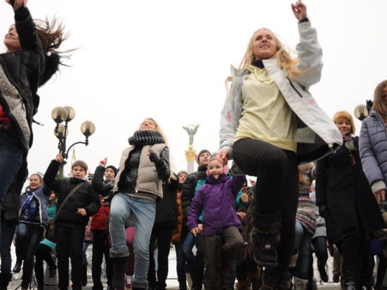 В День святого Валентина в Киеве танцевали против насилия над женщинами