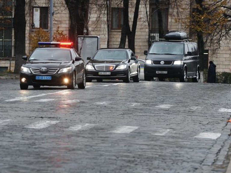 На обслуживание одного автомобиля Верховная Рада тратит 150 тысяч гривен в год