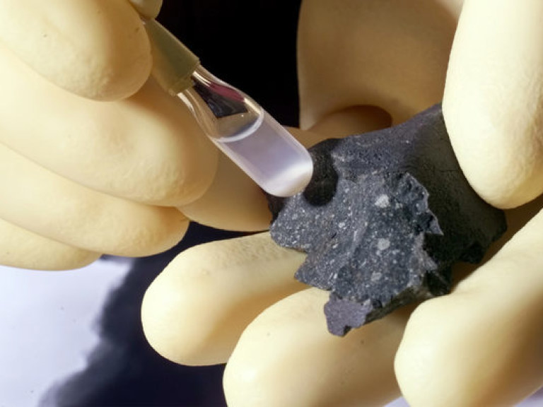 Обломок упавшего метеорита найден недалеко от озера Чебаркуль
