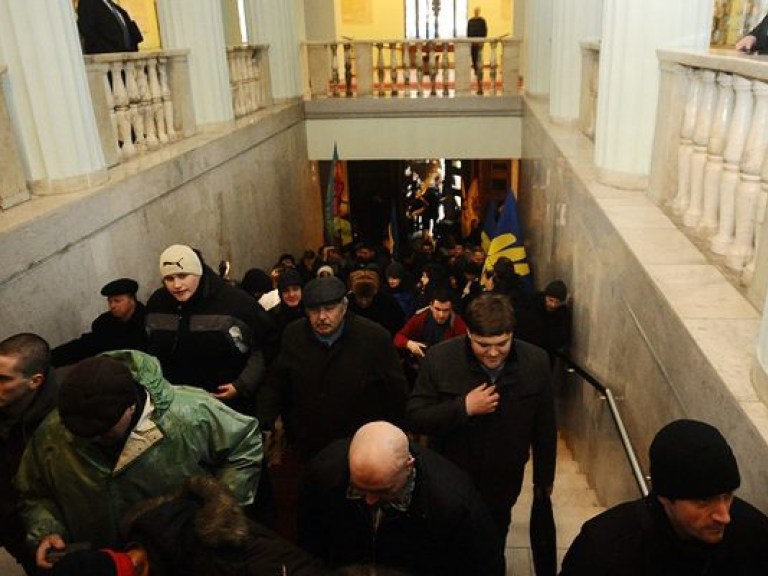 Право активистов посещать заседания Киевсовета разыграли в «лотерею»