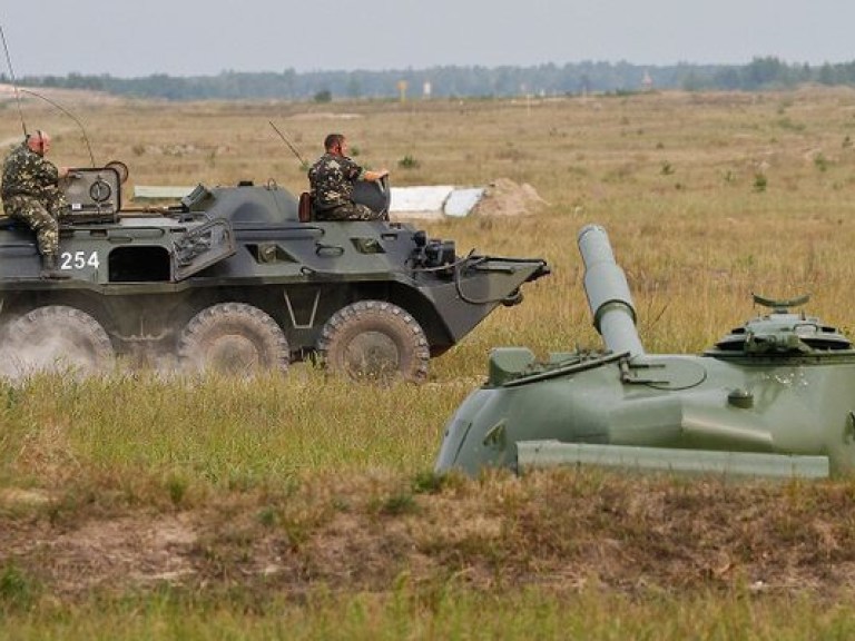 Украина до сегодняшнего дня торгует оружием из арсеналов Советского Союза – Симоненко