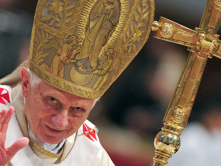 Эксперт назвал истинную причину ухода Папы Бенедикта XVI