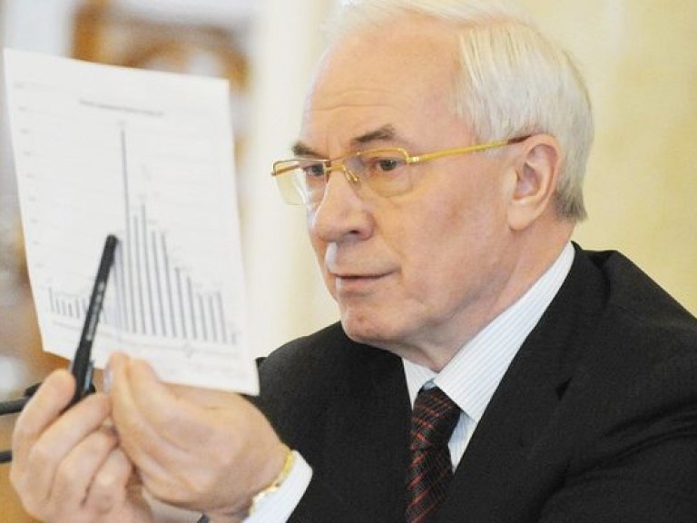 Азаров пообещал Виннице современный перинатальный центр