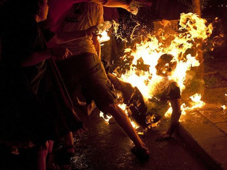 В центре Харькова мужчина пытался себя сжечь