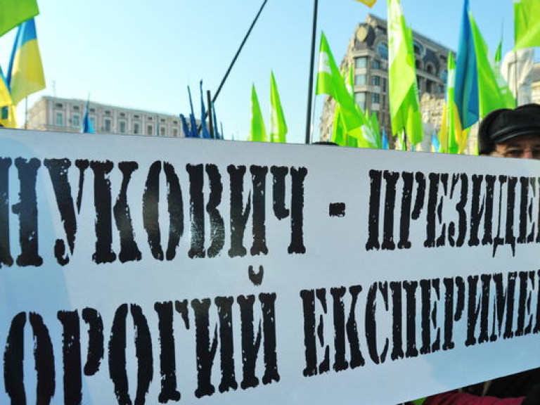 У оппозиции нет денег, чтобы платить за митинги — Яценюк