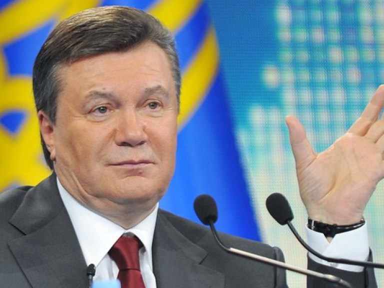 Янукович подписал закон о запрете кнопкодавов в Раде