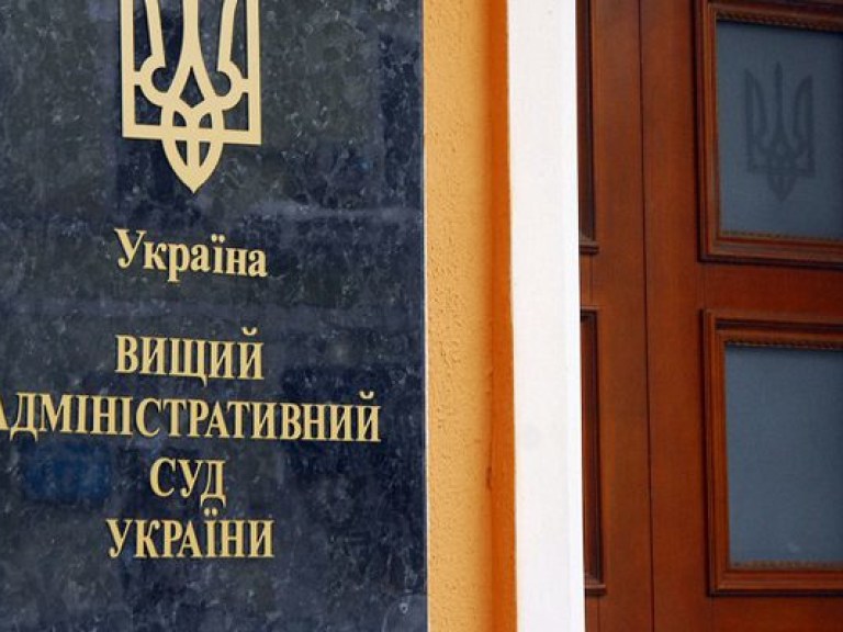 Перед лишением мандата Власенко суд отправит в отставку регионала