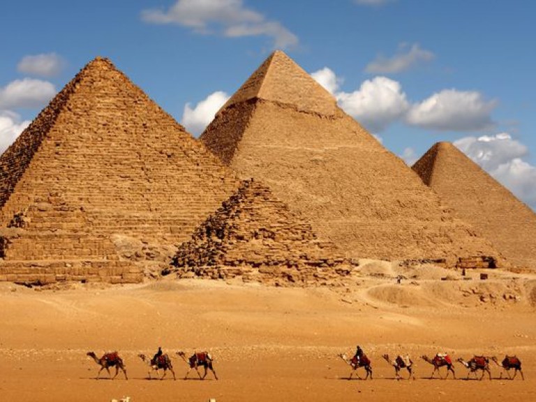 Власти Египта отдают иностранцам пирамиды Гизы