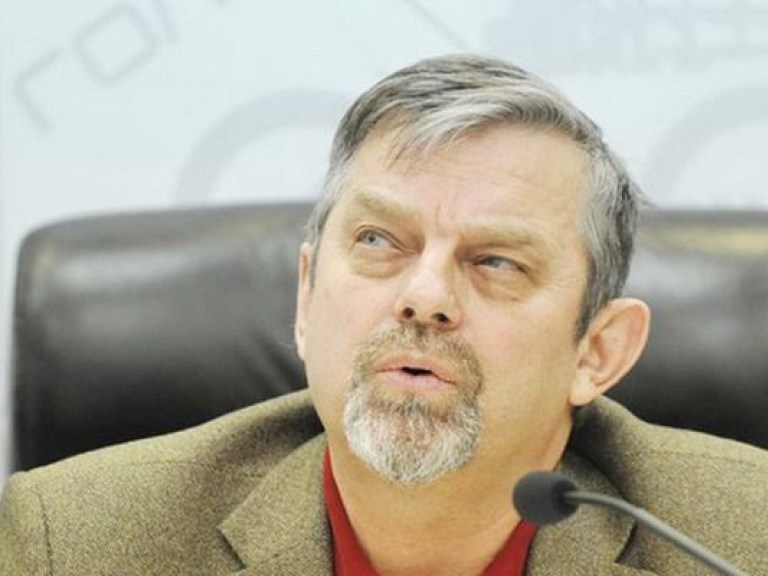 Эксперт не исключает, что Яценюка могут лишить депутатского мандата