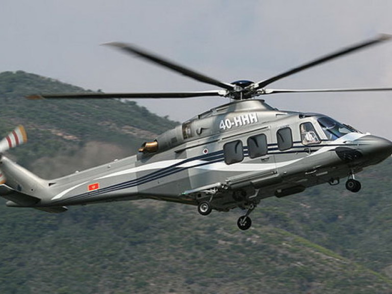 Янукович улетел к Путину на вертолете