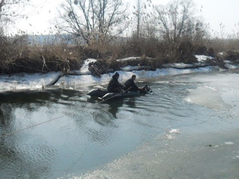 В Кировоградской области на тонком льду провалились в воду трое рыбаков