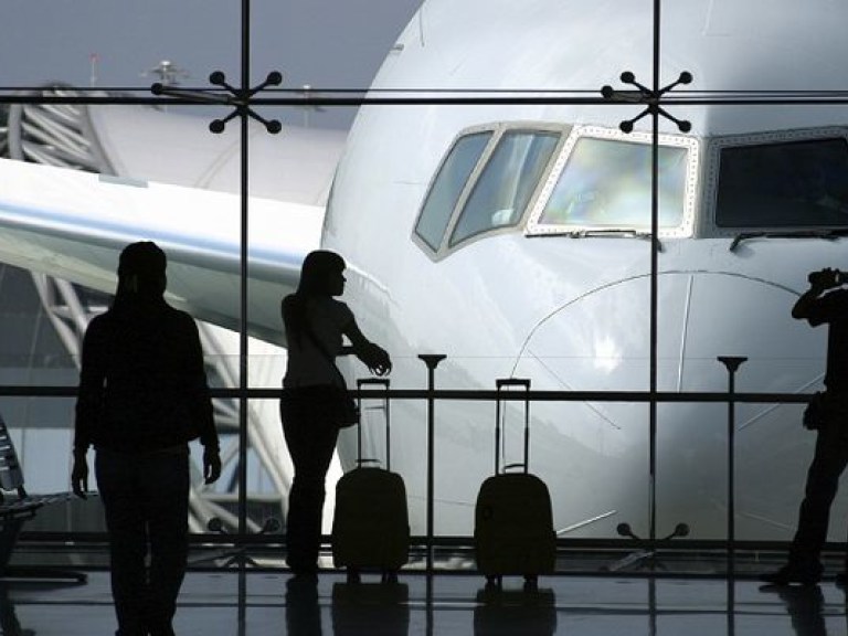 В Нью-Йорке в аэропорту столкнулись два пассажирских самолета (ВИДЕО)