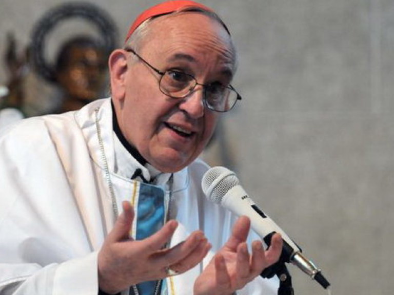 Папа Франциск отказался от роскошного лимузина