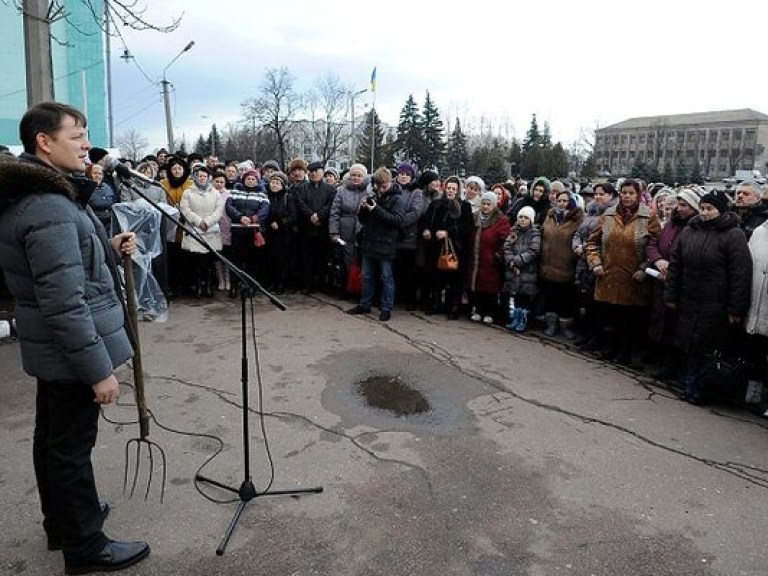 Люди собрались на поддержку Оксаны Цыганок