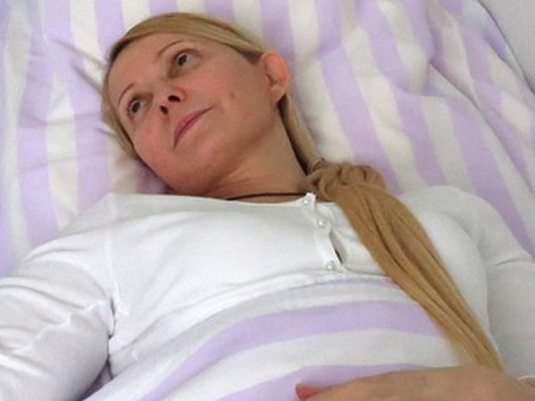 За Тимошенко в больницу приехало три автозака и карета “скорой”