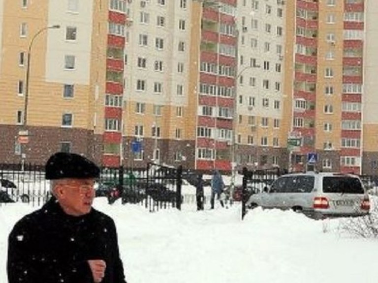 Азаров вчера своими глазами увидел, что магистрали столицы были расчищены
