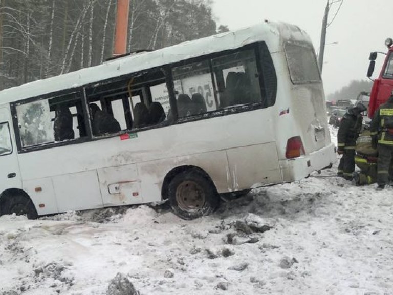 В Херсонской области автобус вылетел в кювет: есть погибшие