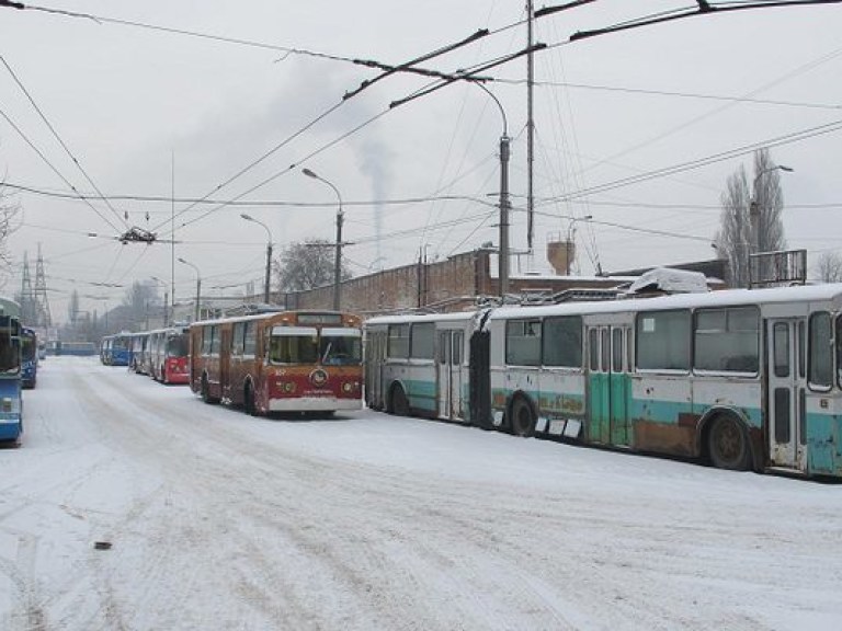 Попов попросил водителей оставить авто дома и пересесть на общественный транспорт