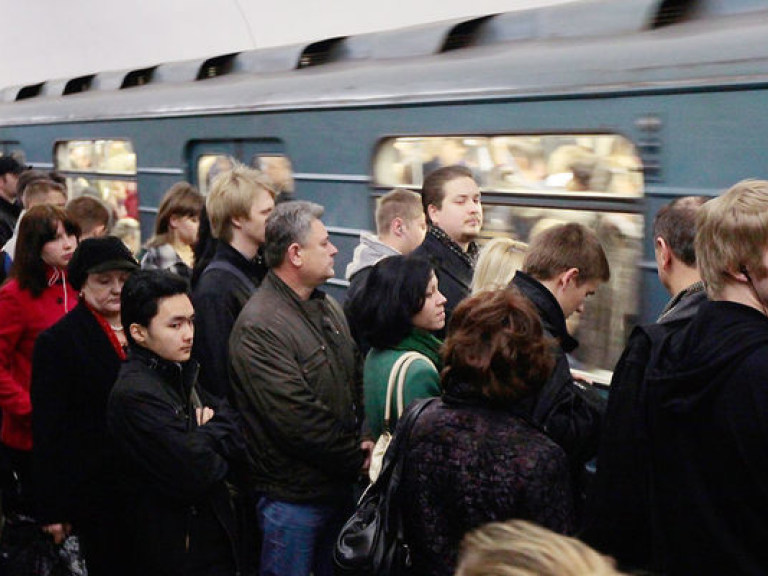 Критического количества пассажиров в метро сегодня не было — пресс-служба