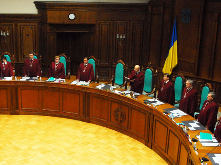 П. Симоненко: Доверия к Конституционному суду уже нет