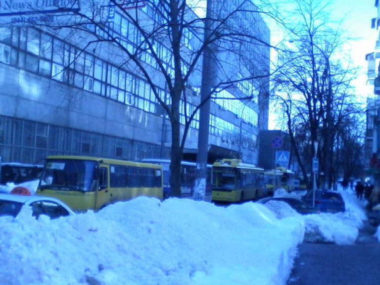 В киевских пробках виноват не только снег