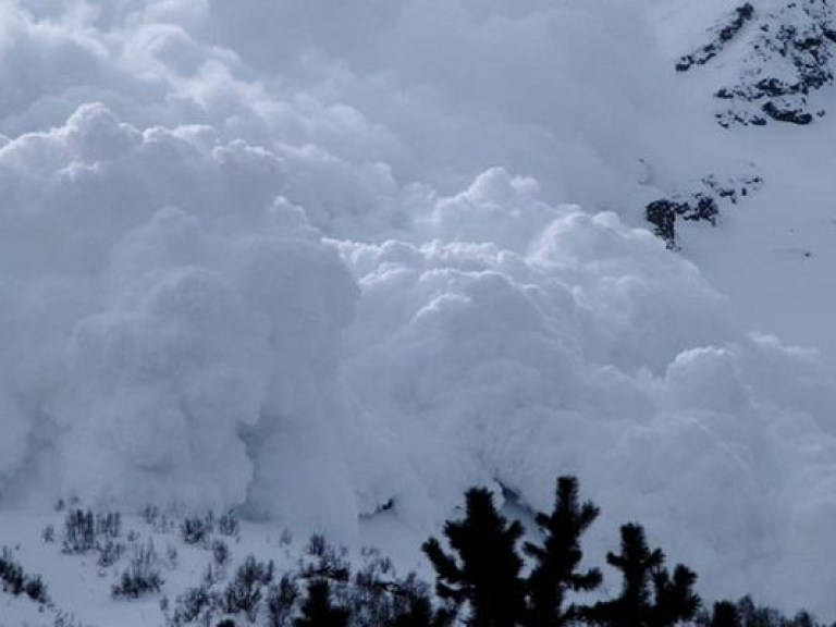 Спасатели предупреждают о снежных лавинах в Ивано-Франковской области